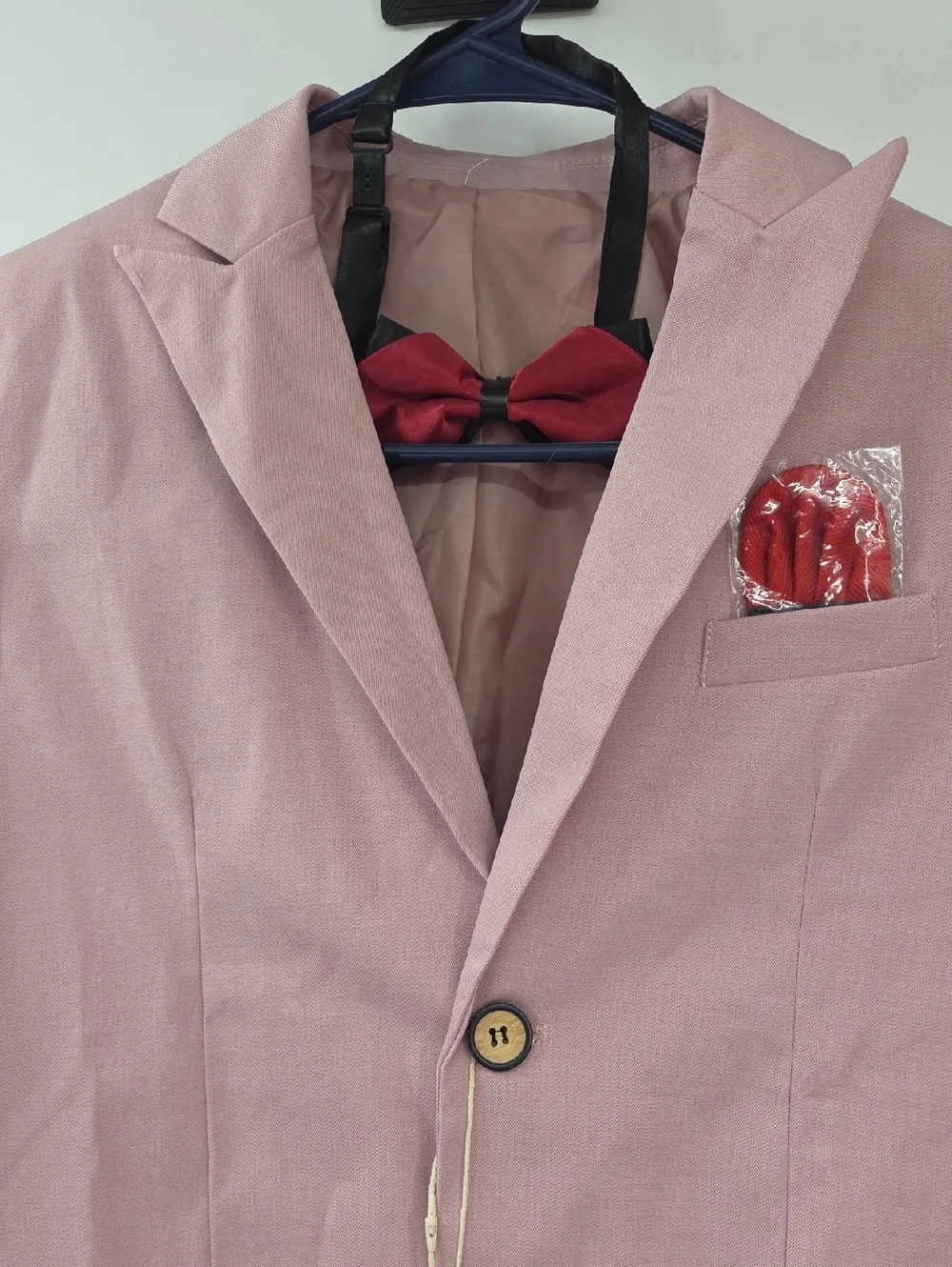 Boys Light Pink Four-Piece Tailored Suit with Vest And Bow Tie NWT
